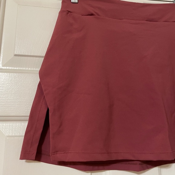 NEW! Marika Women's Burnt Red Athletic Skirt Skort Workout Yoga Active Size Med - Picture 4 of 9